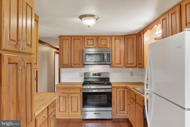 120 DENISON DR, Dauphin, PA 17018