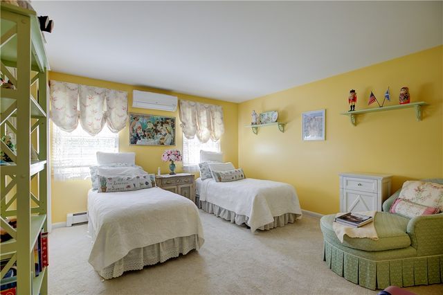 66 Mccorrie Lane, Portsmouth, RI 02871