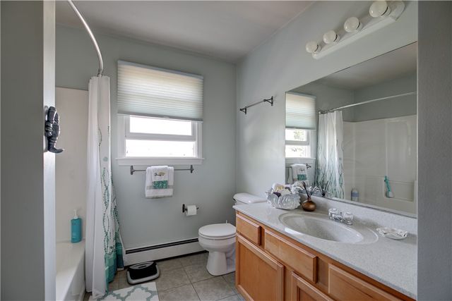 66 Mccorrie Lane, Portsmouth, RI 02871