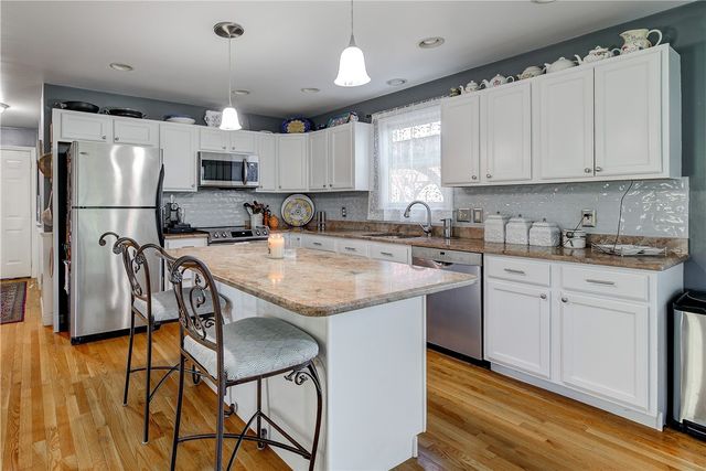 66 Mccorrie Lane, Portsmouth, RI 02871