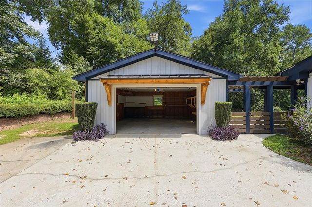 6696 Vic Ar Road, Atlanta, GA 30360