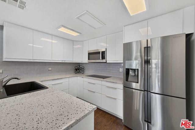 2018 Griffith Park Boulevard 219, Los Angeles, CA 90039