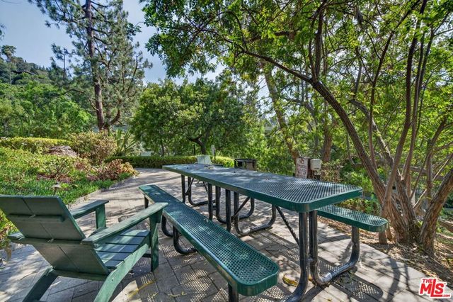 2018 Griffith Park Boulevard 219, Los Angeles, CA 90039