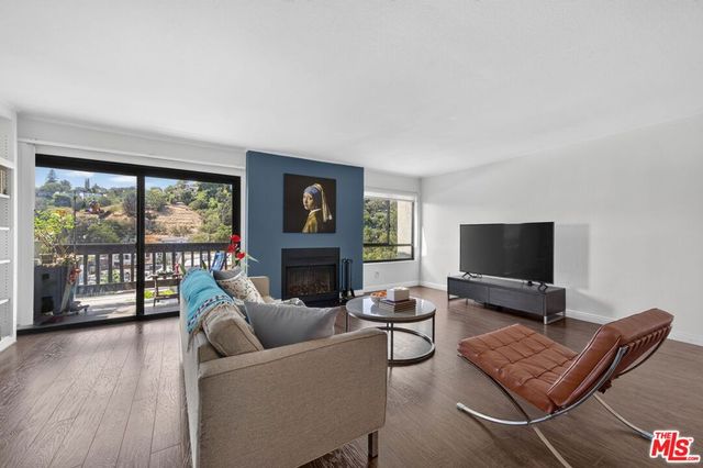 2018 Griffith Park Boulevard 219, Los Angeles, CA 90039