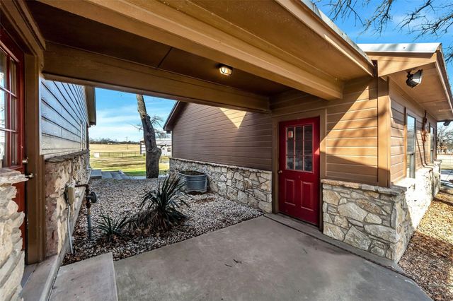 131 County Road 4680, Boyd, TX 76023