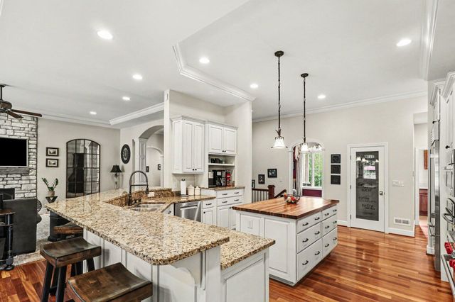 931 Squire Oaks Drive, Villa Hills, KY 41017