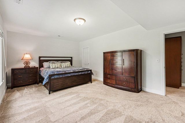 931 Squire Oaks Drive, Villa Hills, KY 41017