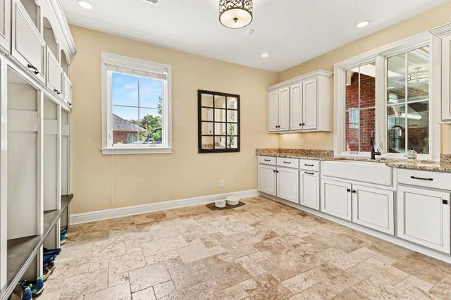 931 Squire Oaks Drive, Villa Hills, KY 41017