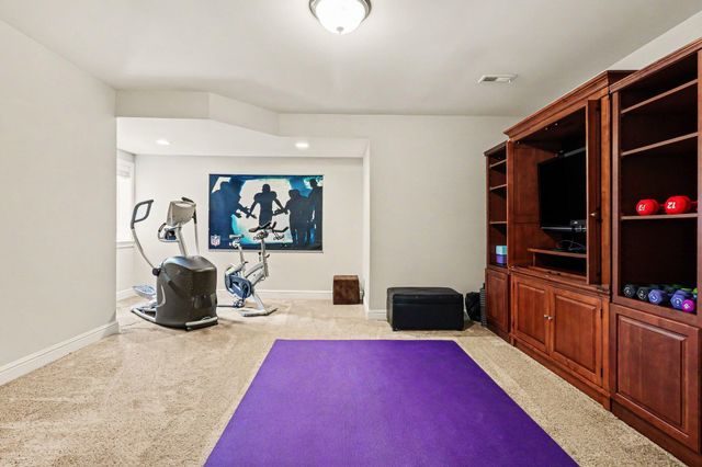 931 Squire Oaks Drive, Villa Hills, KY 41017
