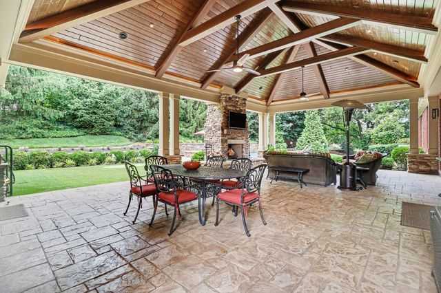 931 Squire Oaks Drive, Villa Hills, KY 41017