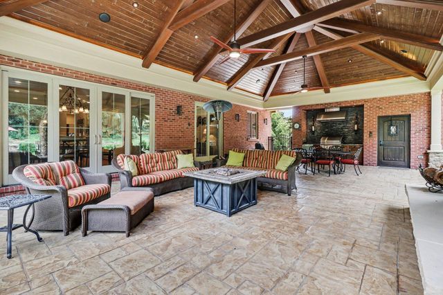 931 Squire Oaks Drive, Villa Hills, KY 41017