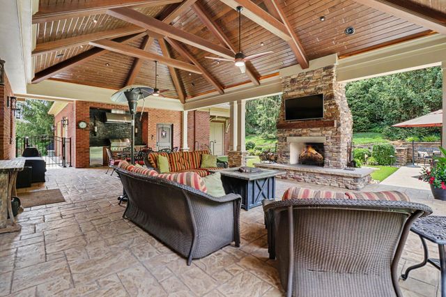 931 Squire Oaks Drive, Villa Hills, KY 41017