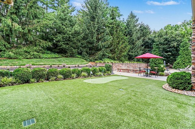 931 Squire Oaks Drive, Villa Hills, KY 41017