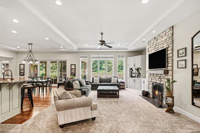 931 Squire Oaks Drive, Villa Hills, KY 41017