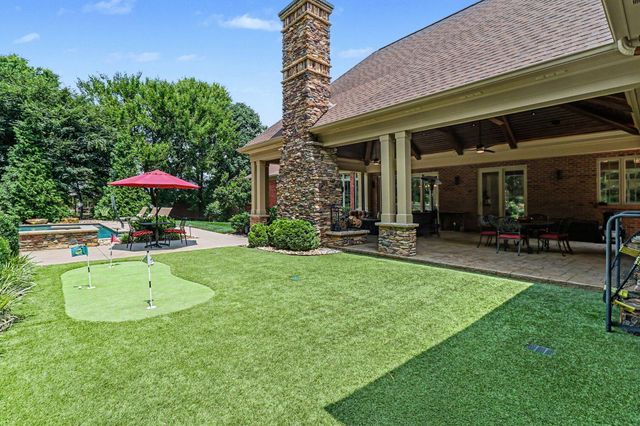 931 Squire Oaks Drive, Villa Hills, KY 41017