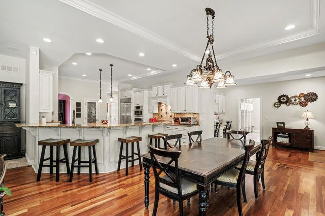 931 Squire Oaks Drive, Villa Hills, KY 41017