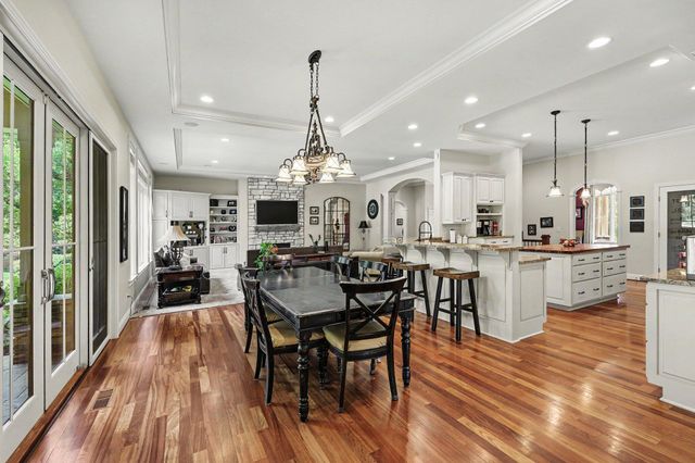 931 Squire Oaks Drive, Villa Hills, KY 41017