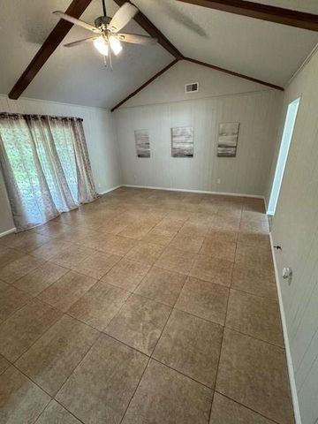 100 Bybee Street, Willis, TX 77378