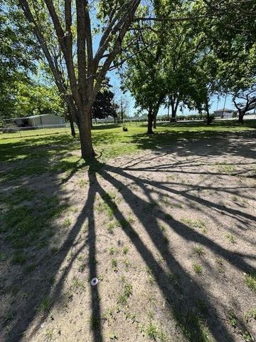 100 Bybee Street, Willis, TX 77378