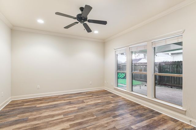 5310 Courtyard Dr, Gonzales, LA 70737