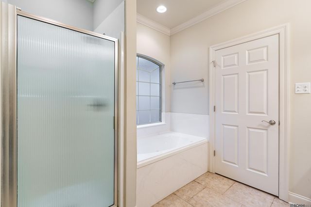 5310 Courtyard Dr, Gonzales, LA 70737