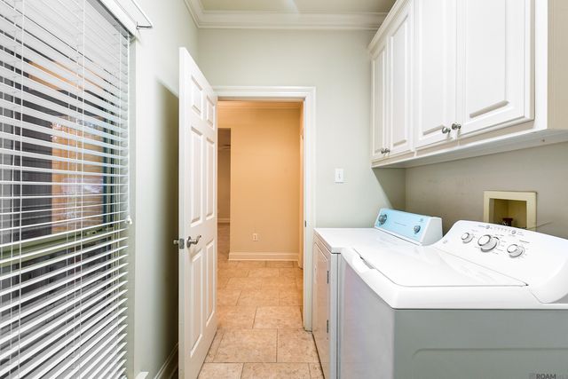 5310 Courtyard Dr, Gonzales, LA 70737