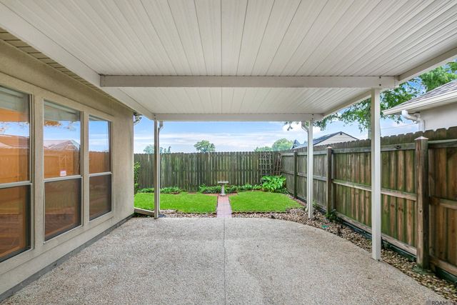 5310 Courtyard Dr, Gonzales, LA 70737