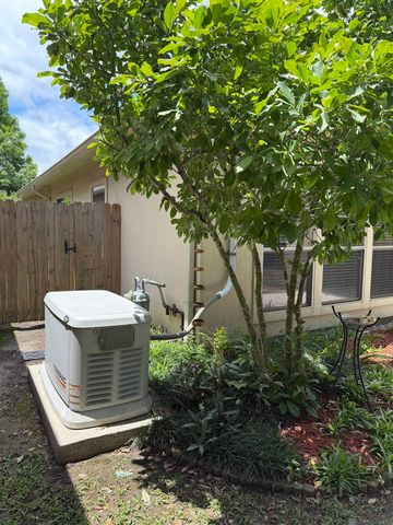 5310 Courtyard Dr, Gonzales, LA 70737