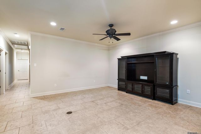 5310 Courtyard Dr, Gonzales, LA 70737