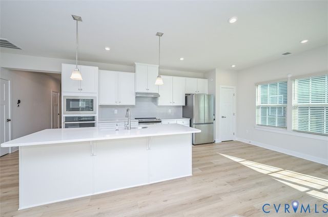 11325 Vulcan Ln, Chester, VA 23831