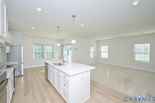 11325 Vulcan Ln, Chester, VA 23831
