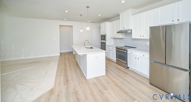 11325 Vulcan Ln, Chester, VA 23831