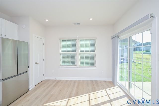 11325 Vulcan Ln, Chester, VA 23831