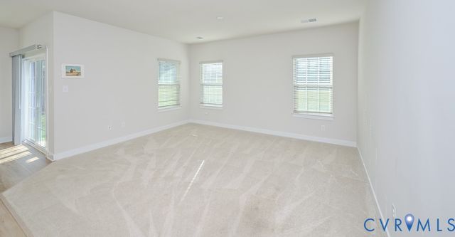 11325 Vulcan Ln, Chester, VA 23831