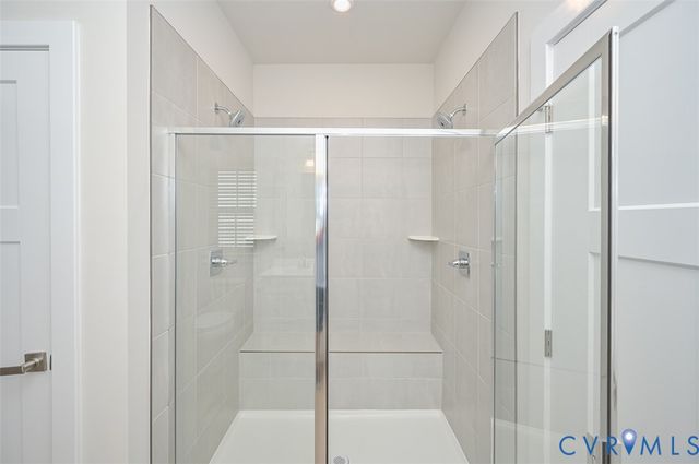 11325 Vulcan Ln, Chester, VA 23831