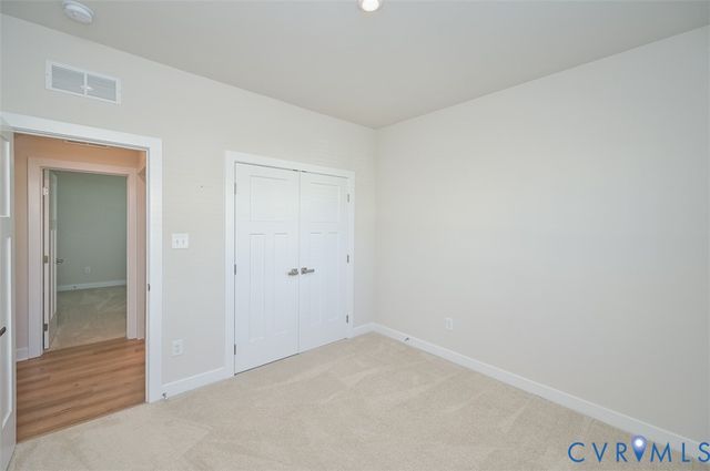 11325 Vulcan Ln, Chester, VA 23831