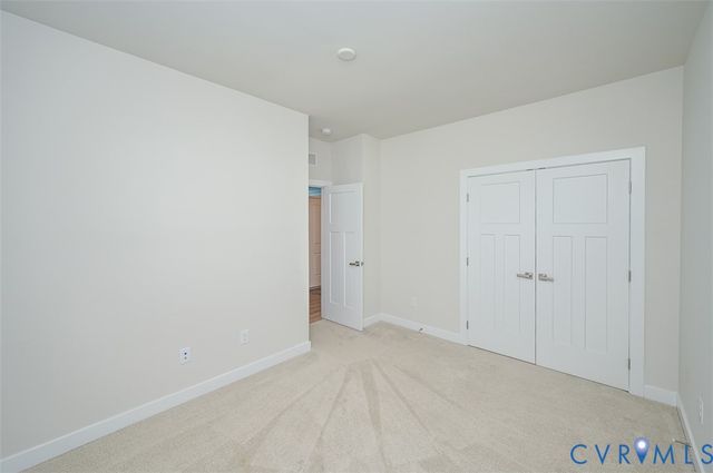 11325 Vulcan Ln, Chester, VA 23831