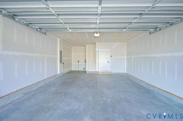 11325 Vulcan Ln, Chester, VA 23831