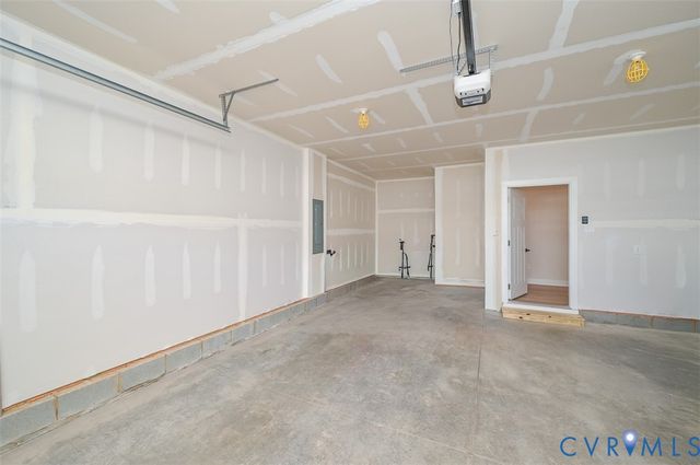 11325 Vulcan Ln, Chester, VA 23831