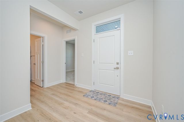 11325 Vulcan Ln, Chester, VA 23831