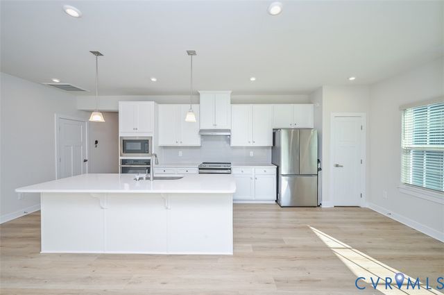 11325 Vulcan Ln, Chester, VA 23831