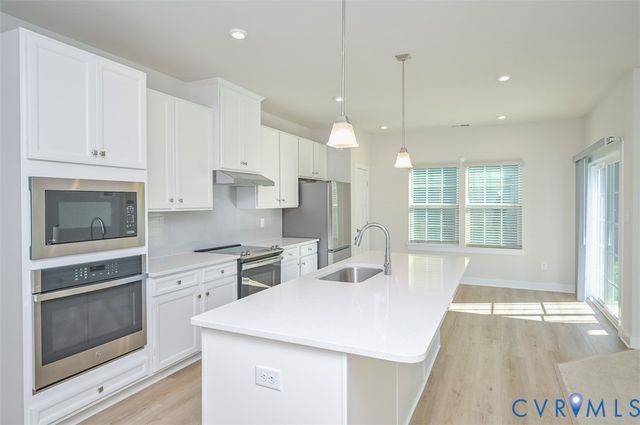 11325 Vulcan Ln, Chester, VA 23831
