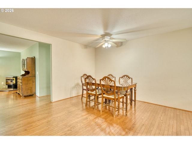 355 S 13TH St, St Helens, OR 97051