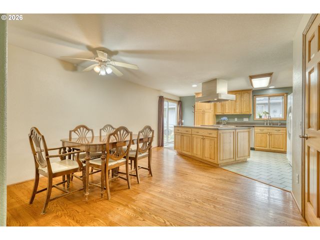 355 S 13TH St, St Helens, OR 97051