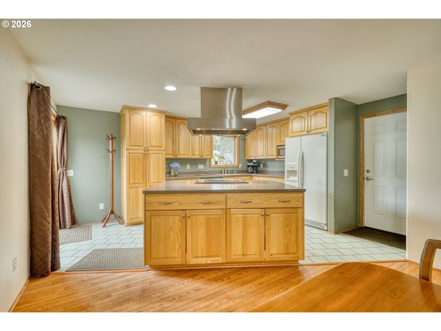 355 S 13TH St, St Helens, OR 97051
