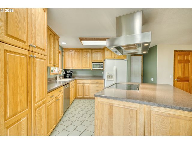 355 S 13TH St, St Helens, OR 97051