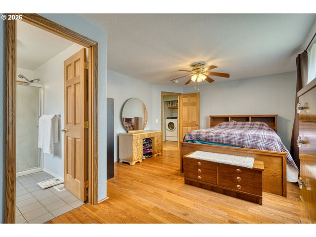355 S 13TH St, St Helens, OR 97051