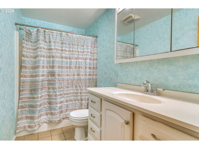 355 S 13TH St, St Helens, OR 97051