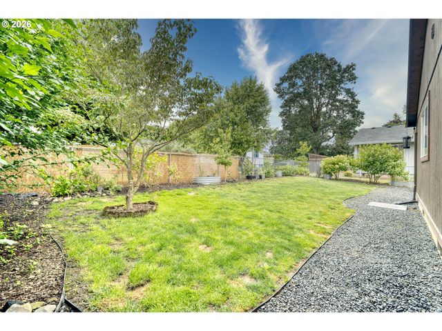 355 S 13TH St, St Helens, OR 97051