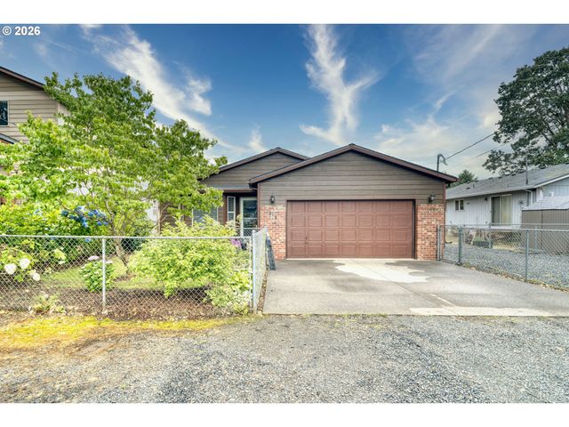 355 S 13TH St, St Helens, OR 97051